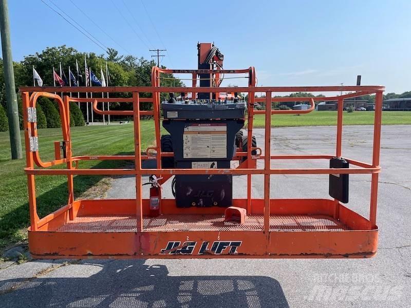 JLG 800AJ رافعات ومنصات أخرى