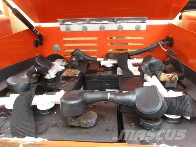 JLG M600J رافعات ومنصات أخرى