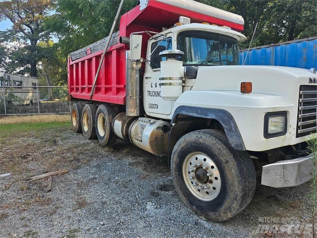 Mack 600RD شاحنات قلابة