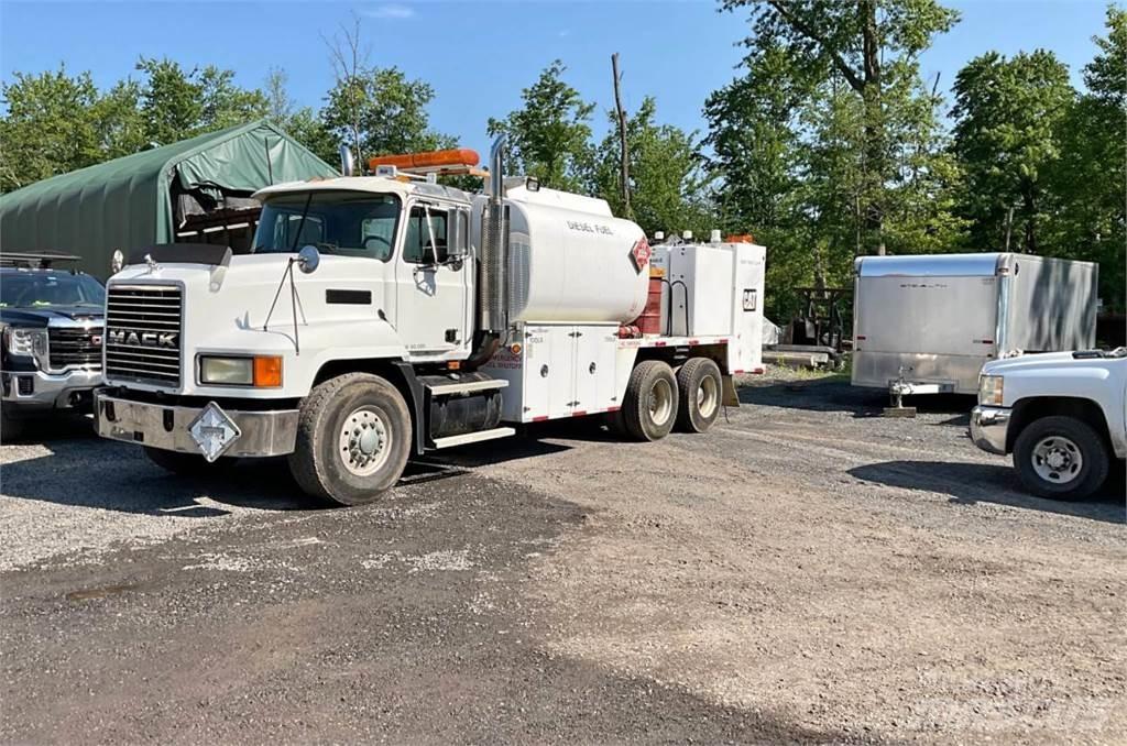 Mack CH613 شاحنات ذات صهاريج