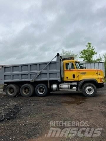 Mack CL713 شاحنات قلابة