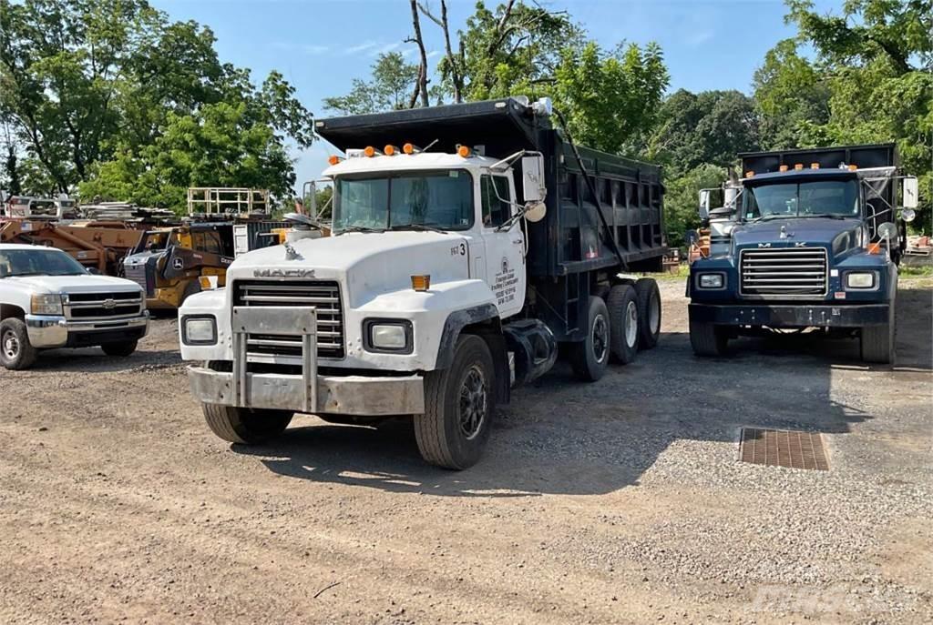 Mack E7 شاحنات قلابة