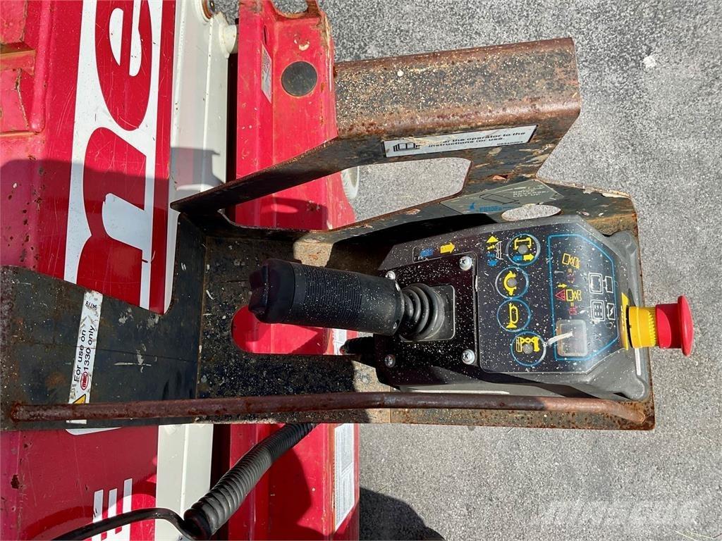 MEC 1330SE رافعات مقصية الشكل
