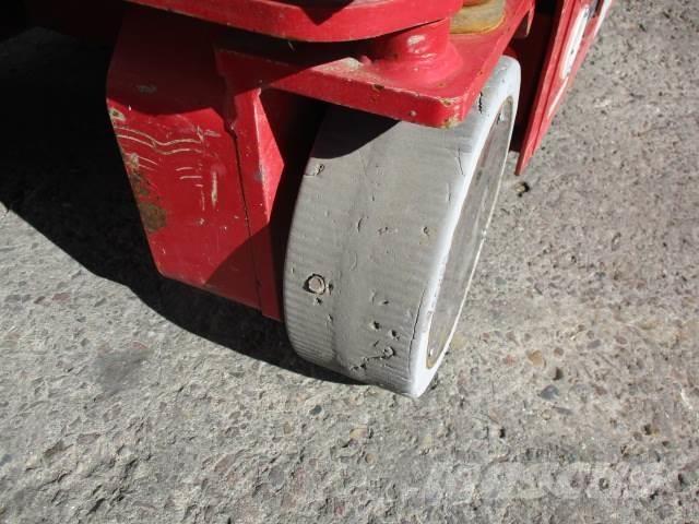 MEC 1330SE رافعات مقصية الشكل