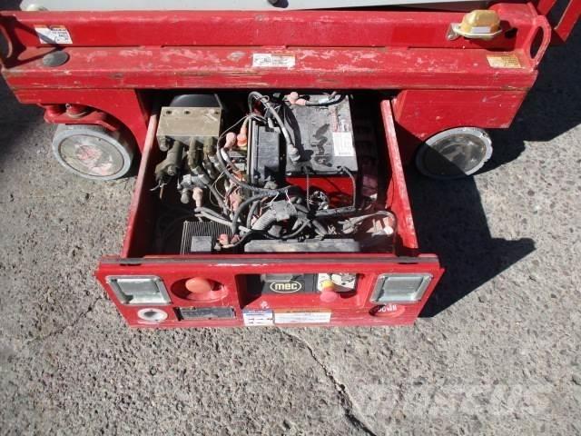 MEC 1330SE رافعات مقصية الشكل