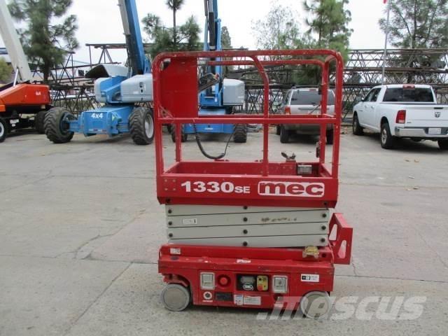 MEC 1330SE رافعات مقصية الشكل