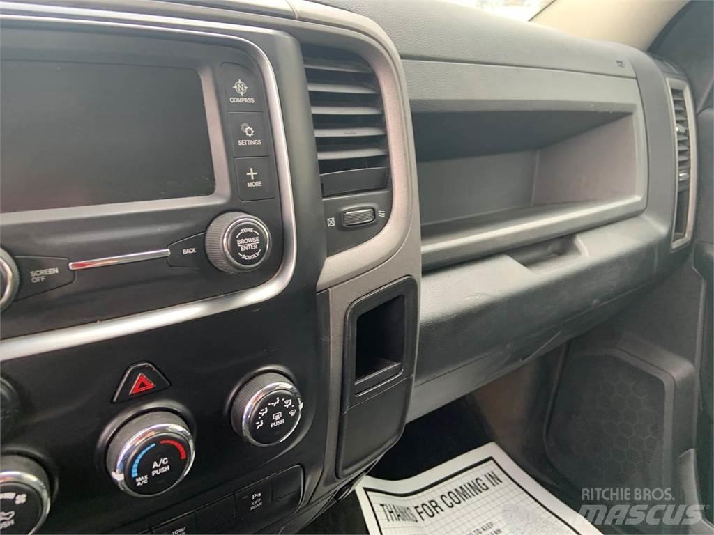 RAM 2500 شاحنات خفيفة/مفصلية الجوانب