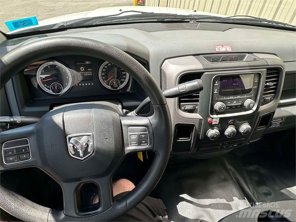 RAM 4500 المنصات الهوائية المثبتة على شاحنة