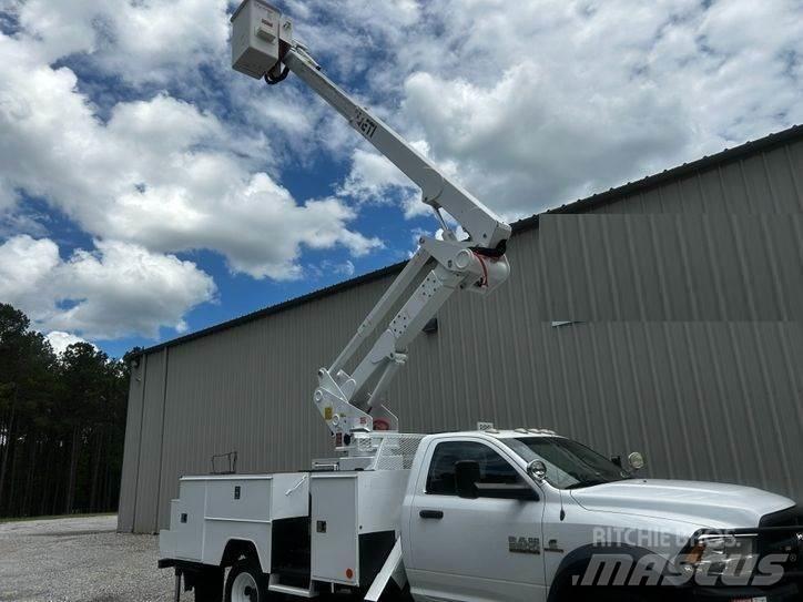 RAM 5500 المنصات الهوائية المثبتة على شاحنة