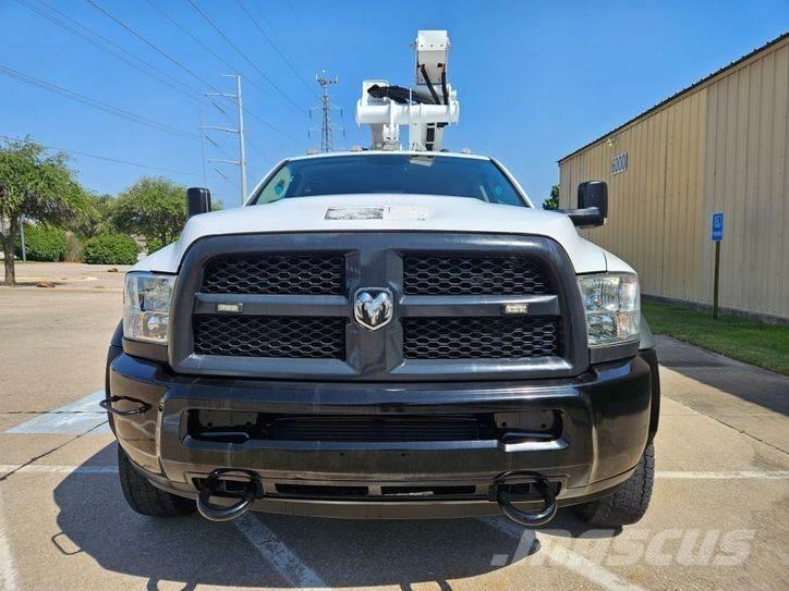 RAM 5500 المنصات الهوائية المثبتة على شاحنة
