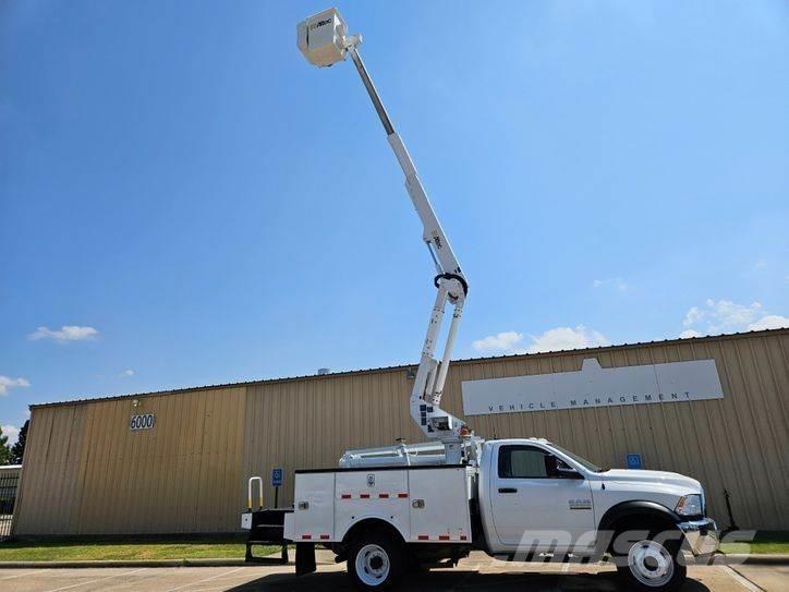 RAM 5500 المنصات الهوائية المثبتة على شاحنة