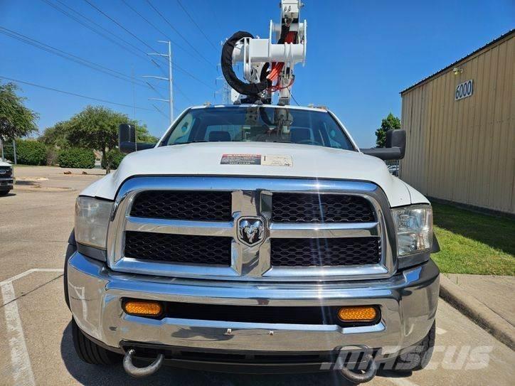 RAM 5500 المنصات الهوائية المثبتة على شاحنة