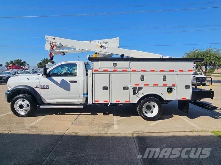 RAM 5500 المنصات الهوائية المثبتة على شاحنة