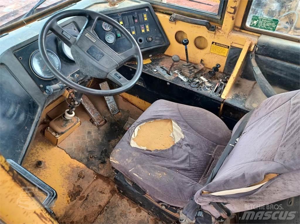Volvo A35 شاحنة مقفلة