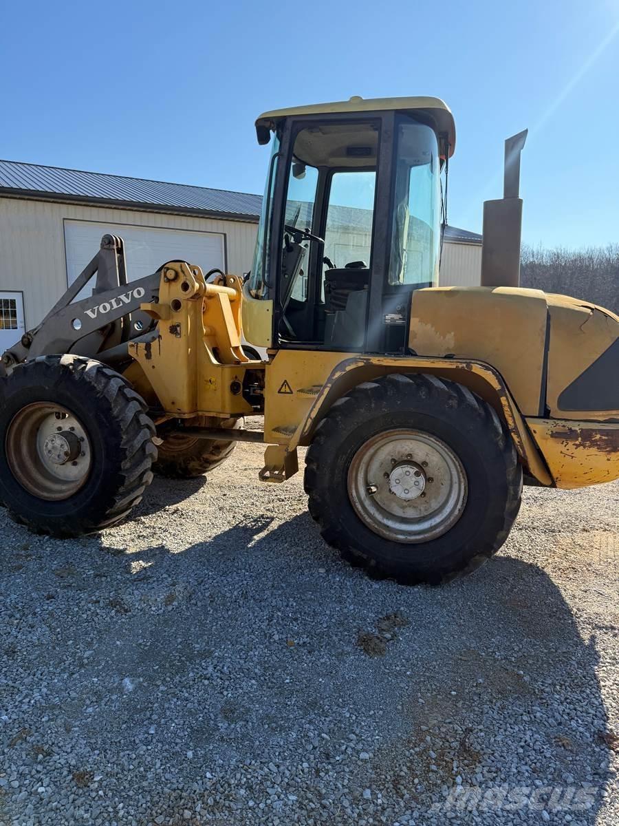 Volvo L45 لوادر بعجل