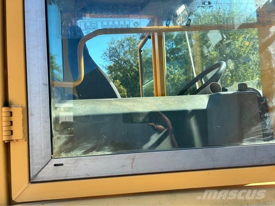 Volvo L60E لوادر بعجل
