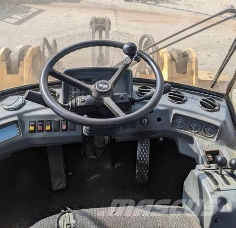 Volvo L70B لوادر بعجل