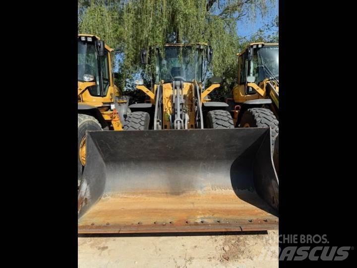 Volvo L70H لوادر بعجل