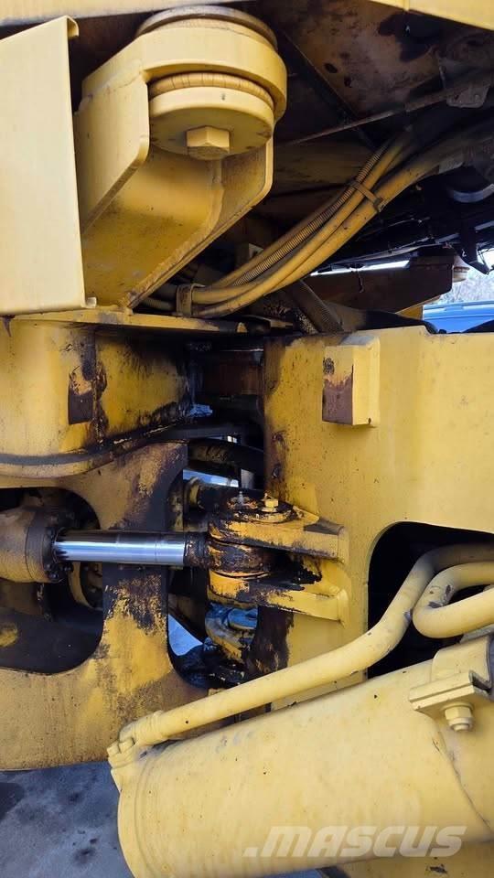 Volvo L90B لوادر بعجل