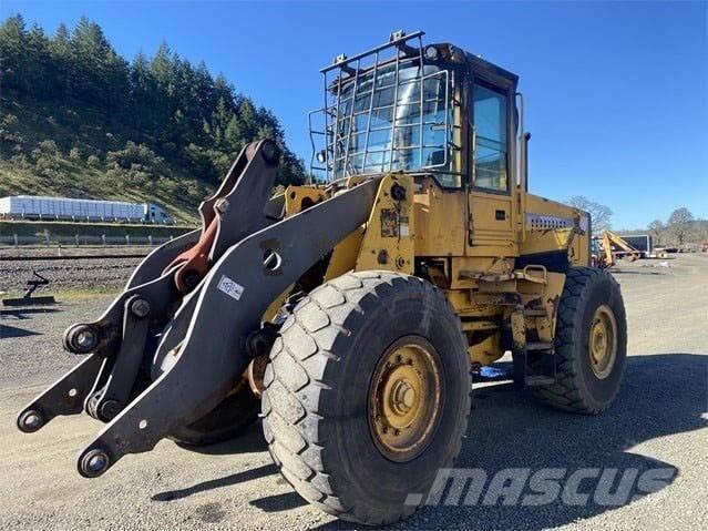 Volvo L90C لوادر بعجل