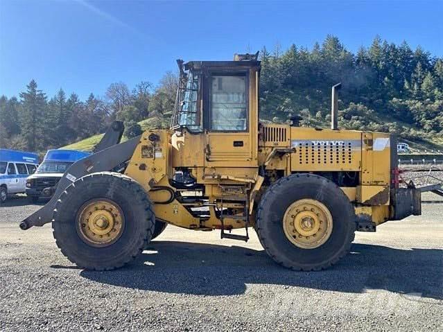 Volvo L90C لوادر بعجل