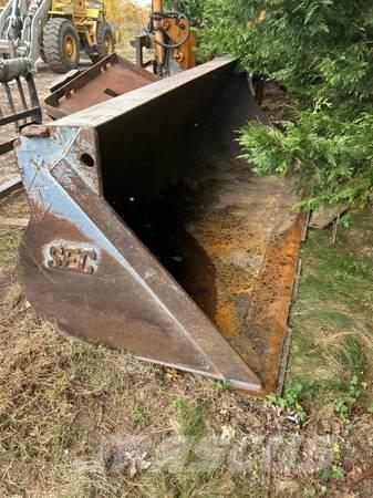 Volvo L90C لوادر بعجل