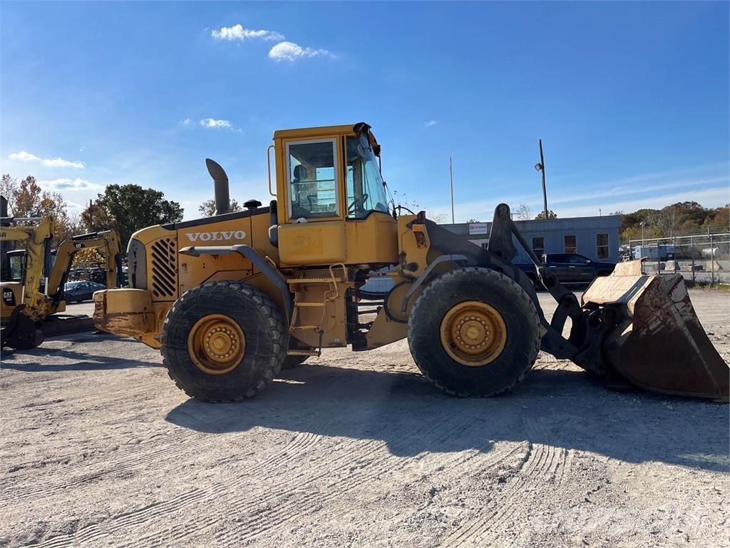 Volvo L90E لوادر بعجل