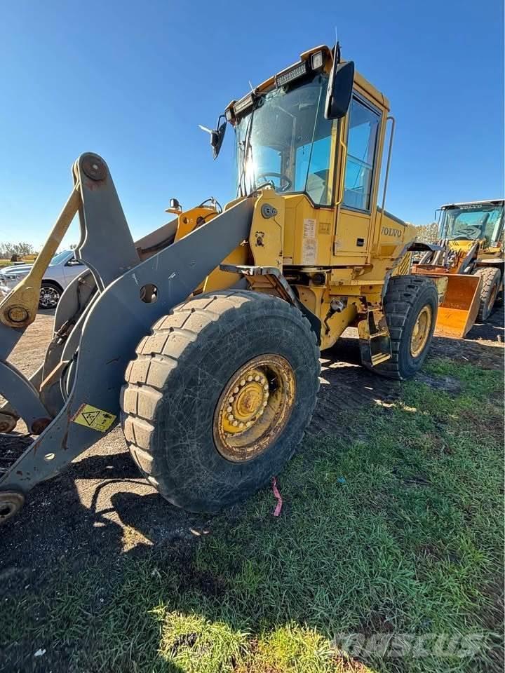 Volvo L90E لوادر بعجل