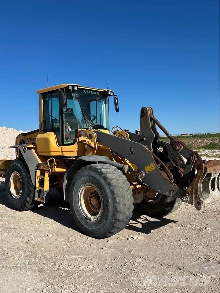 Volvo L90F لوادر بعجل