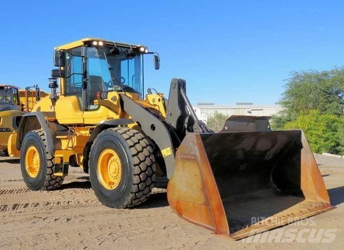 Volvo L90G لوادر بعجل