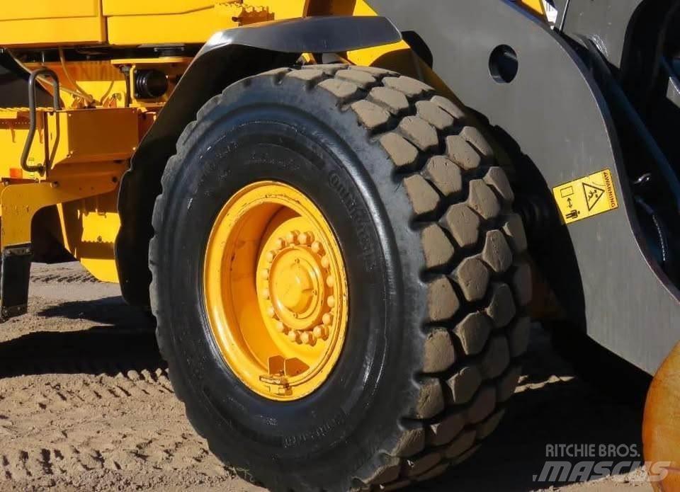 Volvo L90G لوادر بعجل