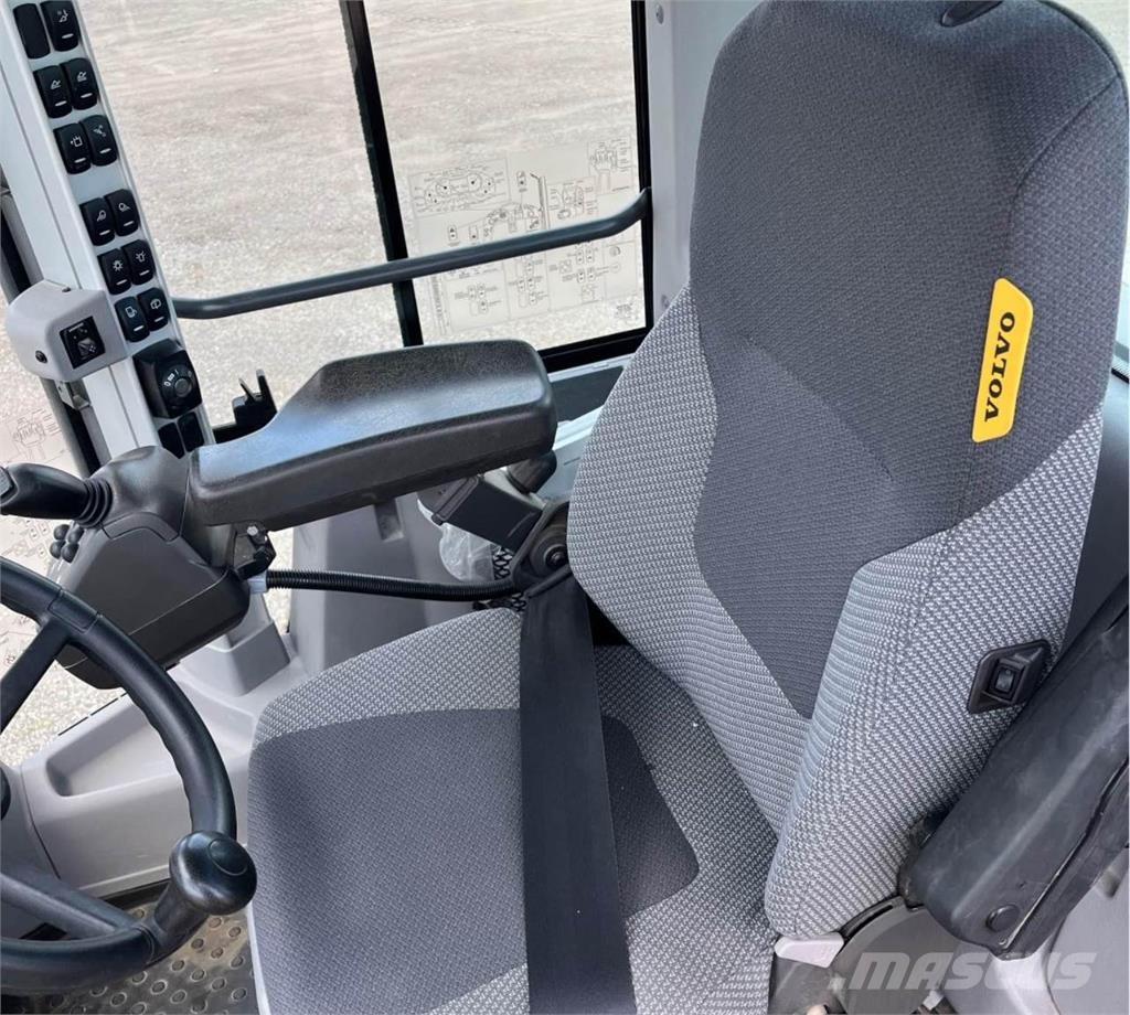 Volvo L90H لوادر بعجل