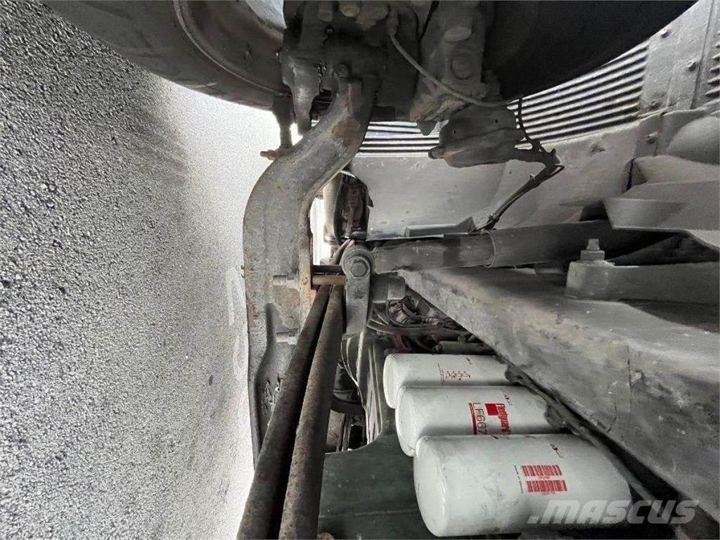 Volvo VNL محور العجلة