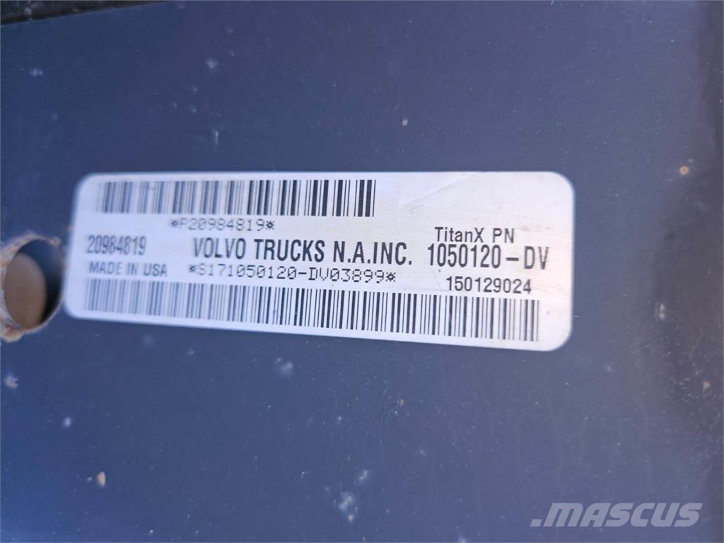Volvo VNL مشعات