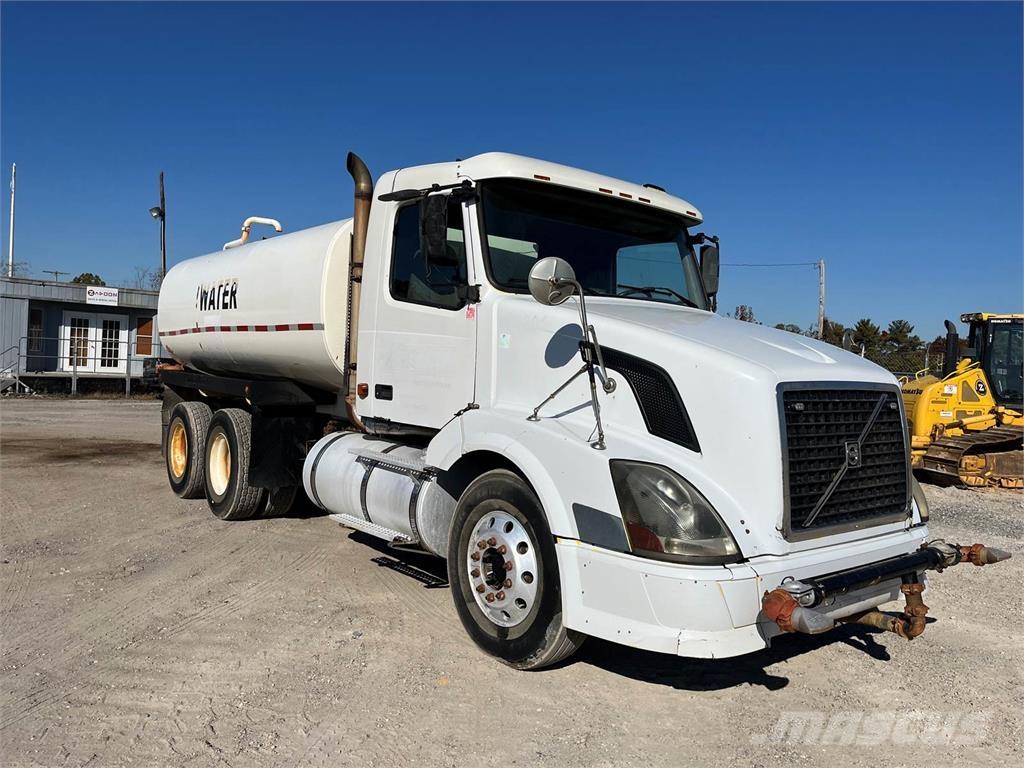 Volvo VNL شاحنات ذات صهاريج