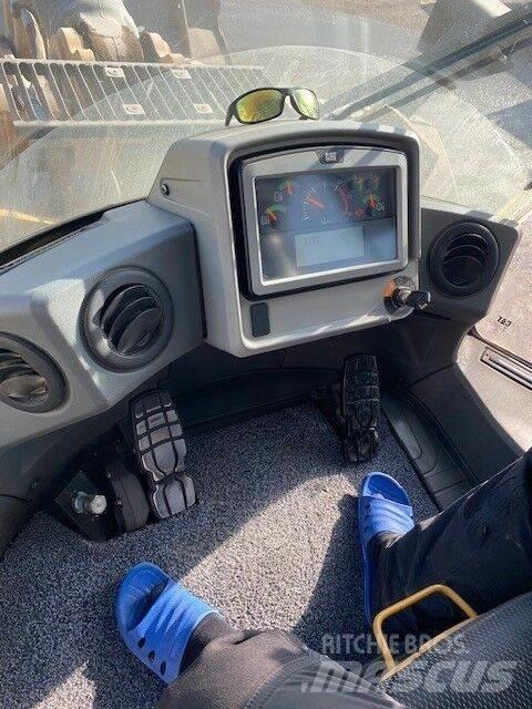 CAT 972 M XE لوادر بعجل