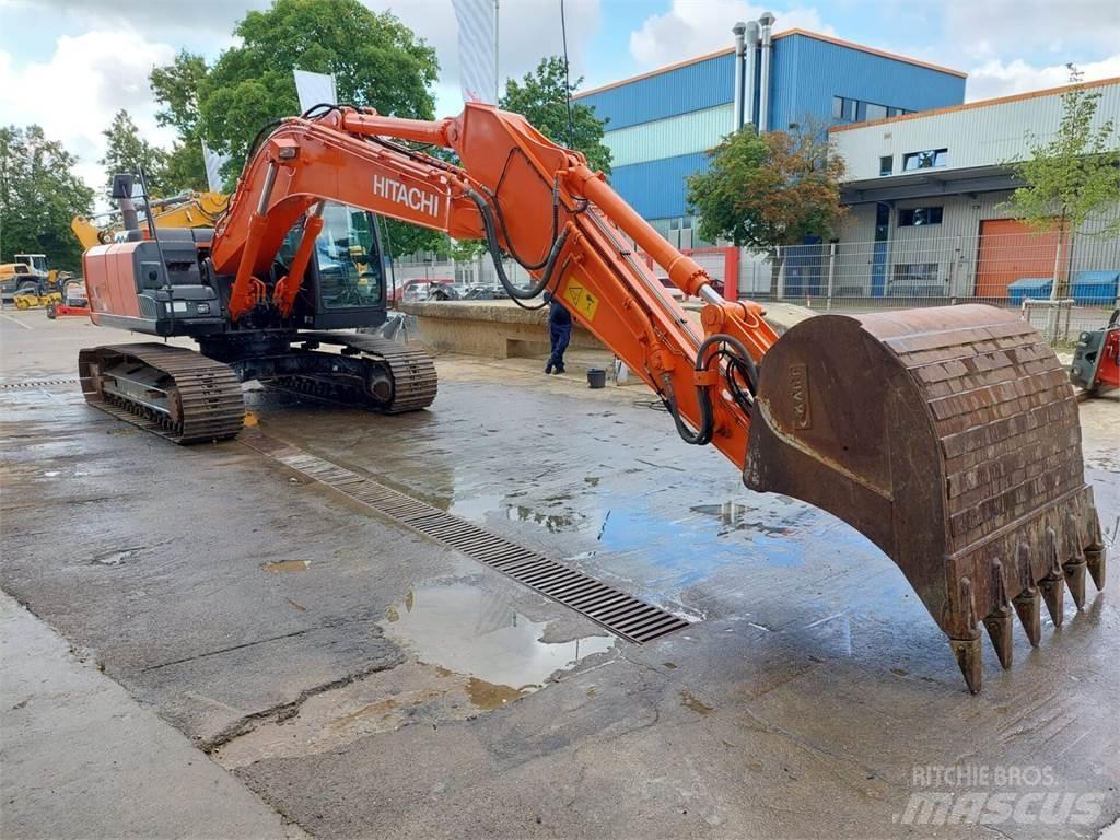 Hitachi ZX 210LC حفارات زحافة