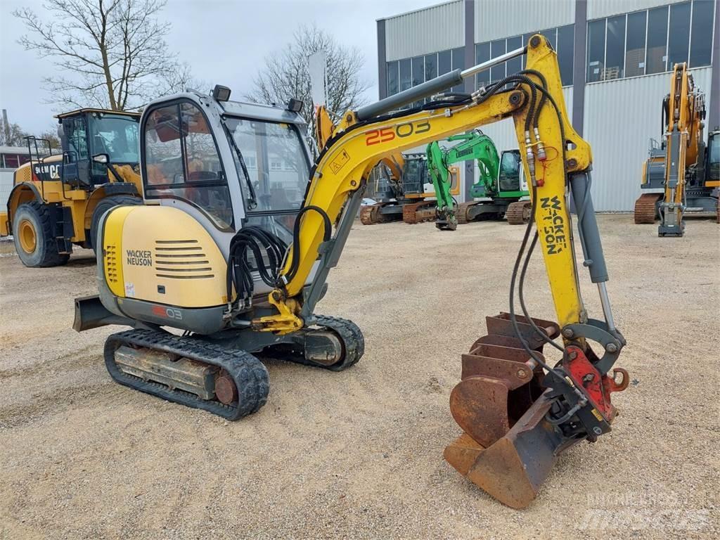 Wacker Neuson 2503RD حفارات زحافة