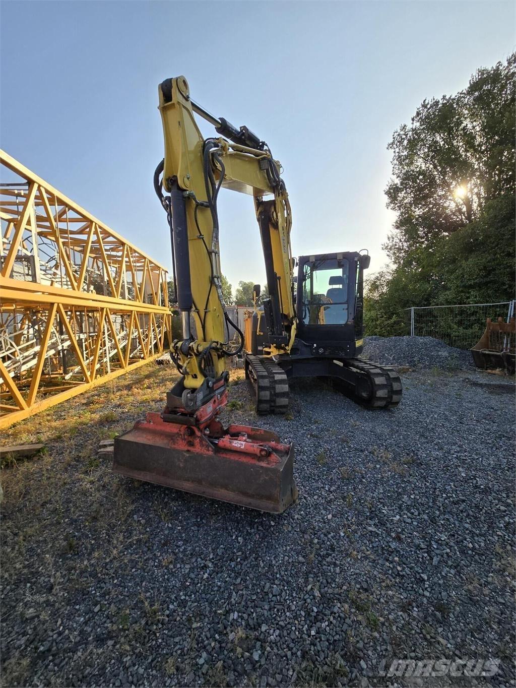 Yanmar SV 100-2PB حفارات زحافة