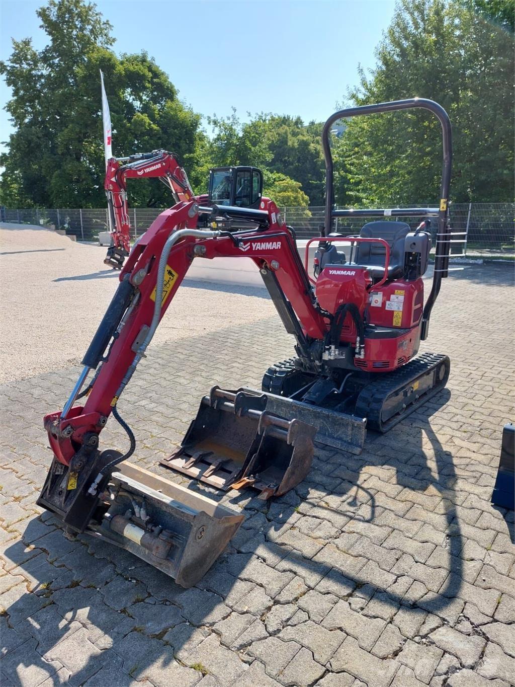 Yanmar Vio 12 حفارات زحافة