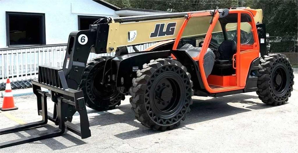 JLG 642 مناولات متداخلة