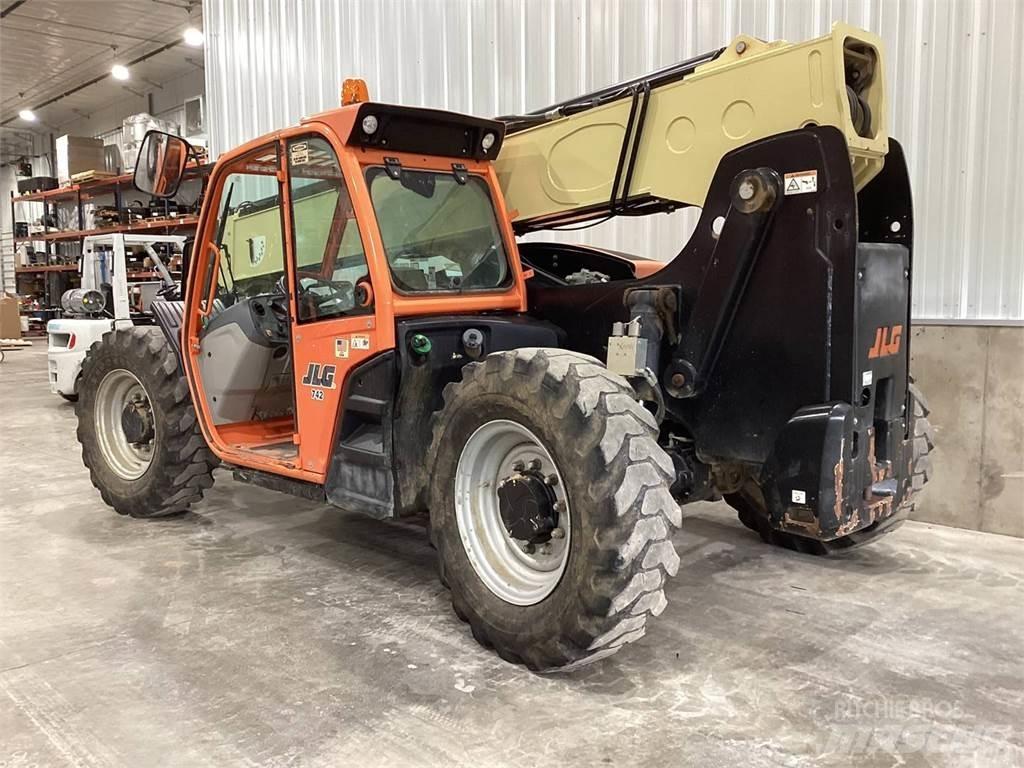 JLG 742 مناولات متداخلة