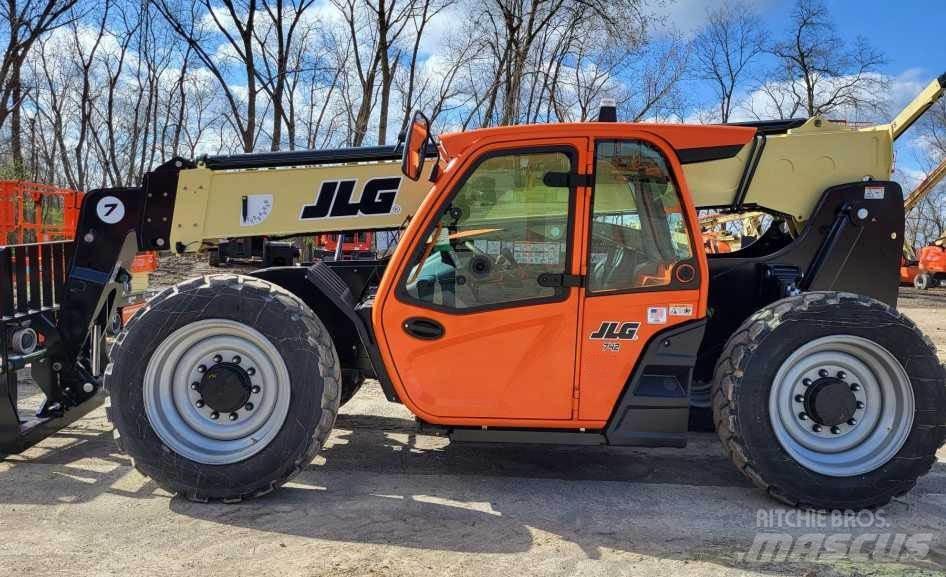 JLG 742 مناولات متداخلة
