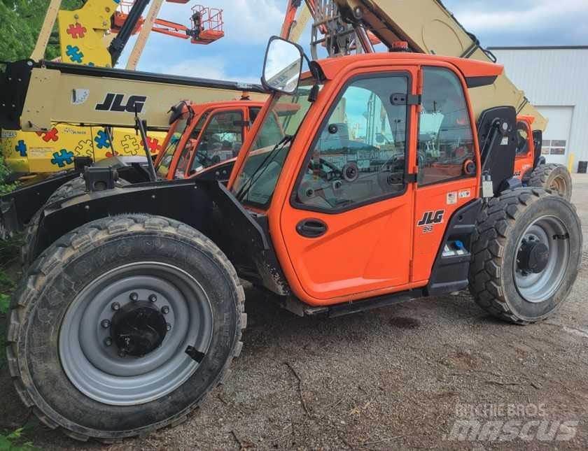 JLG 943 مناولات متداخلة