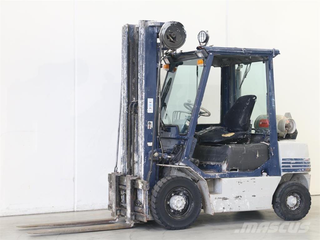 Komatsu FG25HT-11 شاحنات ذات رافعات شوكية - أخرى