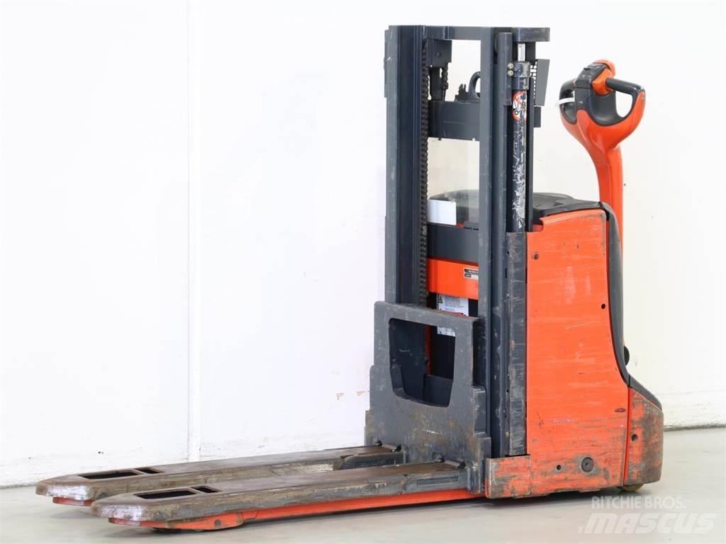 Linde D06/1160 معدات التكديس الجوالة