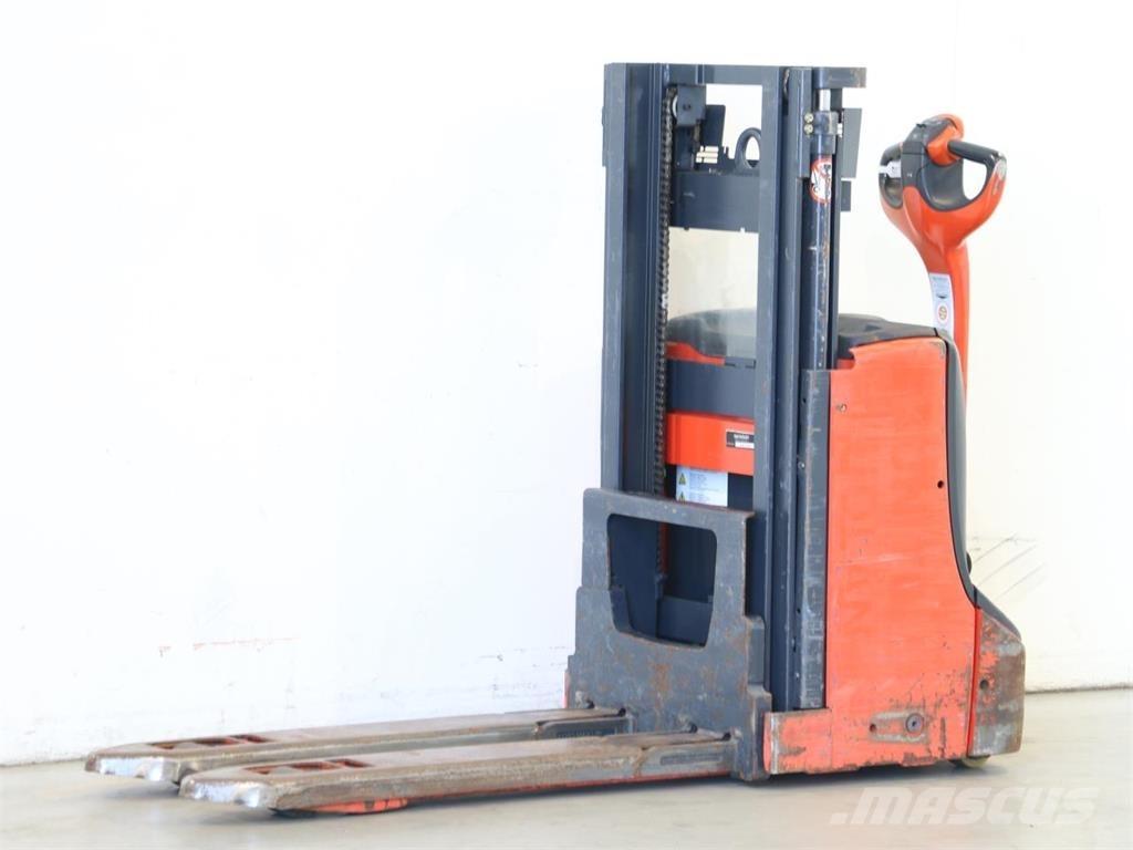 Linde D06/1160 معدات التكديس الجوالة