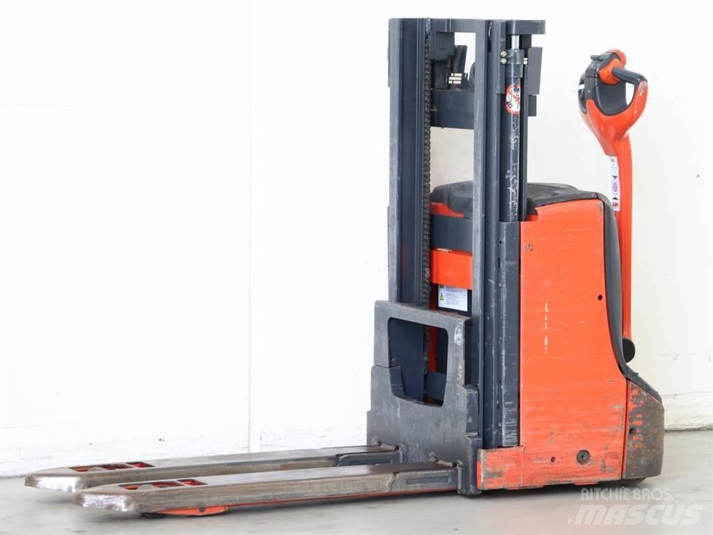 Linde D06/1160 معدات التكديس الجوالة