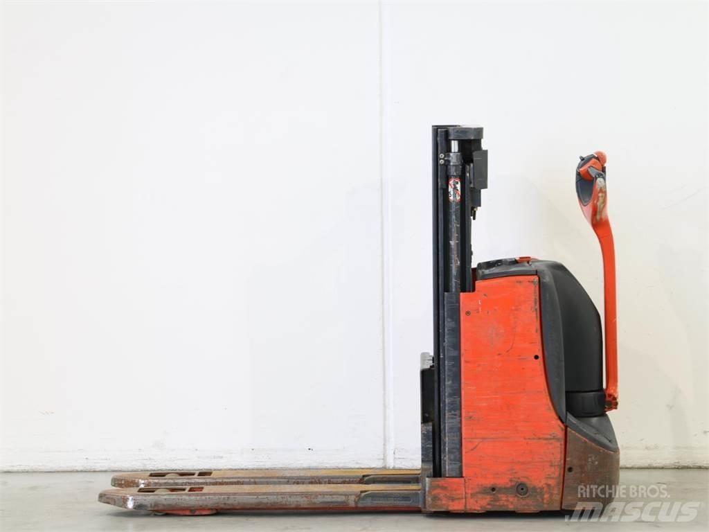 Linde D06/1160-00 معدات التكديس الجوالة