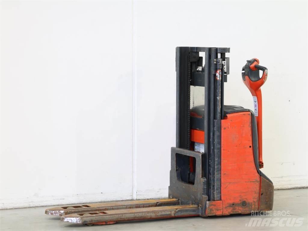 Linde D06/1160-00 معدات التكديس الجوالة